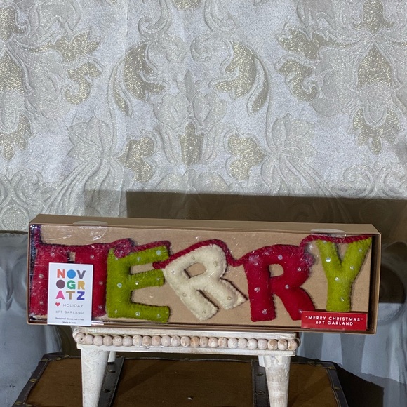⚡️Novogratz "MERRY CHRISTMAS" Garland - Picture 2 of 5